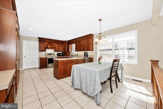 19138 OLDE WATERFORD RD, Hagerstown, MD 21742