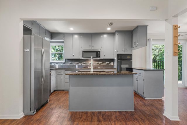 4407 Shady Glen Drive, Waco, TX 76708