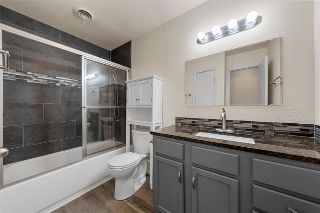 4407 Shady Glen Drive, Waco, TX 76708