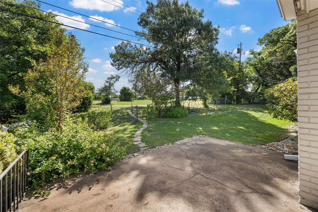 4407 Shady Glen Drive, Waco, TX 76708