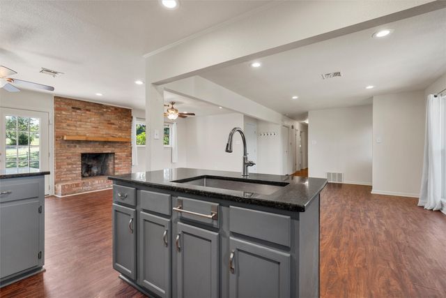 4407 Shady Glen Drive, Waco, TX 76708