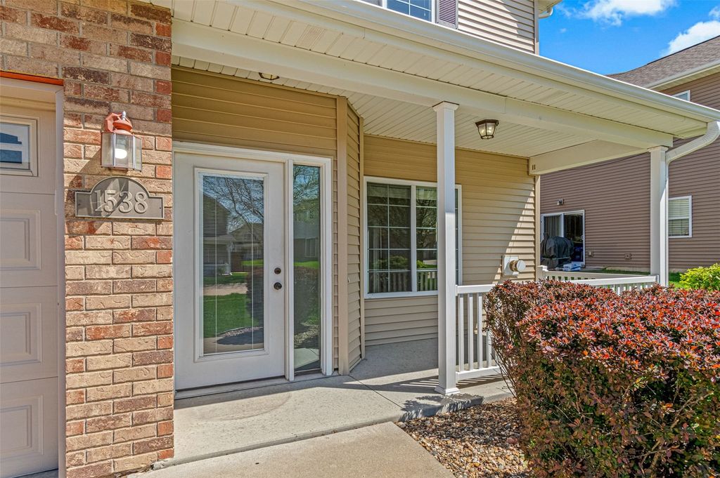 1538 Burr Drive, North Liberty, IA 52317