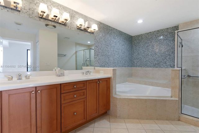 8390 SW 72nd Avenue 412, Miami, FL 33143