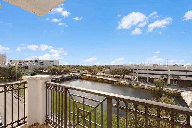 8390 SW 72nd Avenue 412, Miami, FL 33143