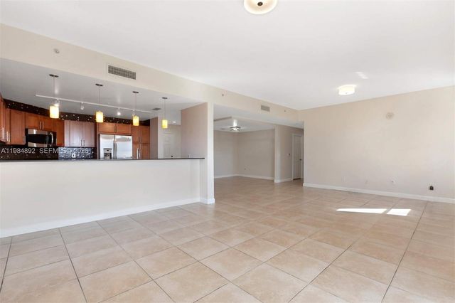 8390 SW 72nd Avenue 412, Miami, FL 33143