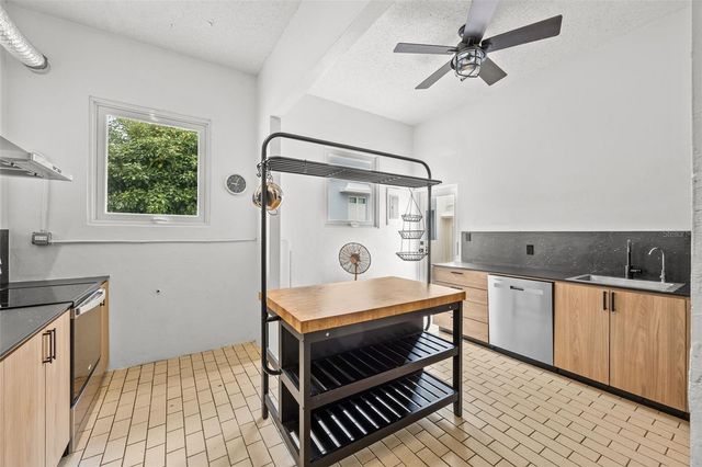 652 CALLE HERNANDEZ, Miramar, PR 00907