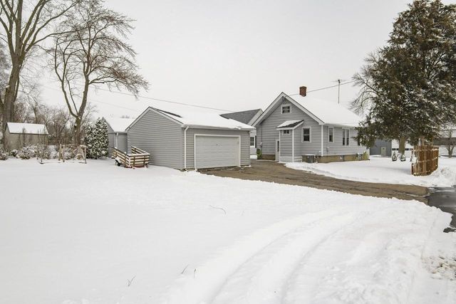 912 Blackstone AVENUE, Waukesha, WI 53186