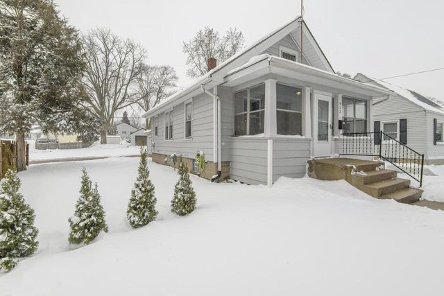 912 Blackstone AVENUE, Waukesha, WI 53186