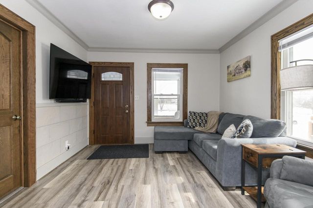 912 Blackstone AVENUE, Waukesha, WI 53186