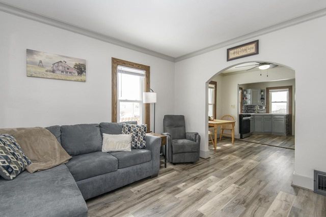 912 Blackstone AVENUE, Waukesha, WI 53186