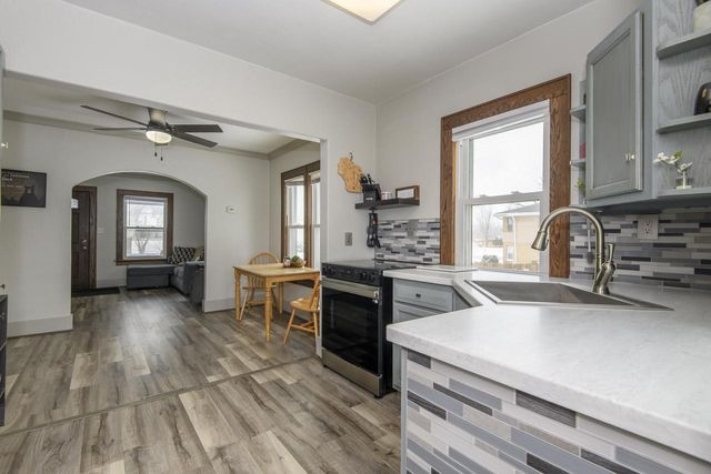 912 Blackstone AVENUE, Waukesha, WI 53186