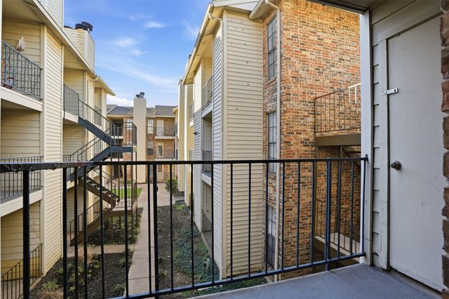 9520 Royal Lane 207, Dallas, TX 75243