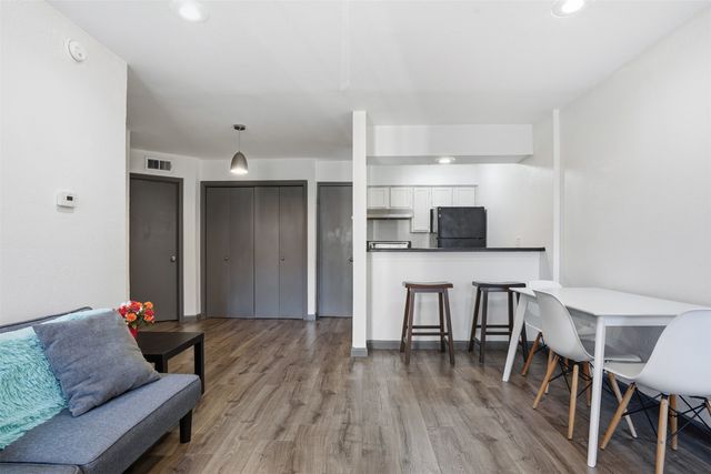 9520 Royal Lane 207, Dallas, TX 75243