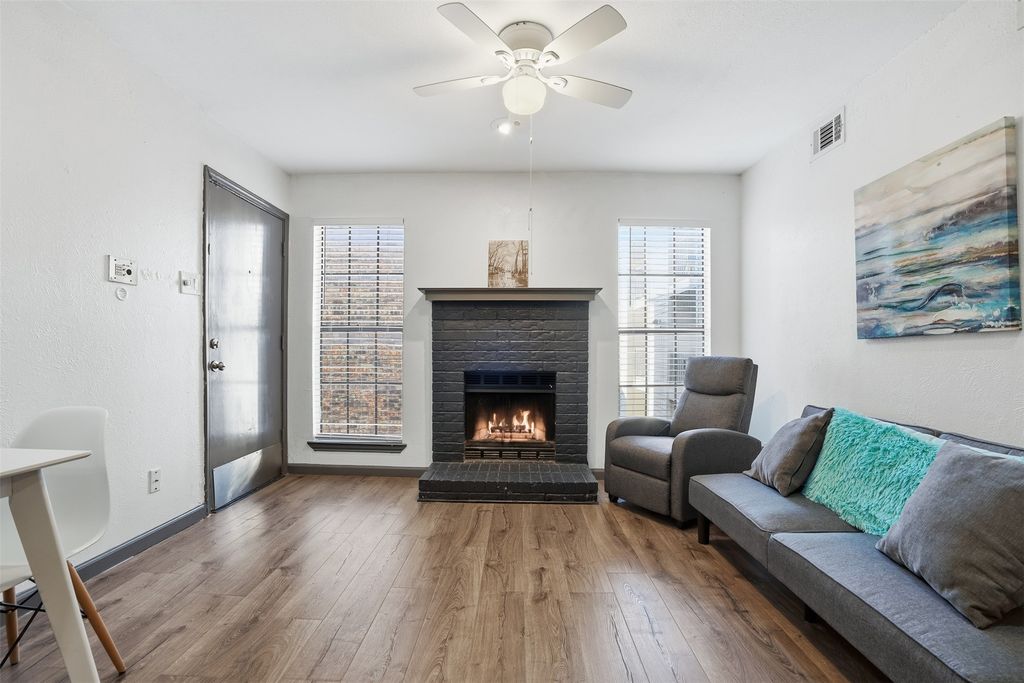 9520 Royal Lane 207, Dallas, TX 75243