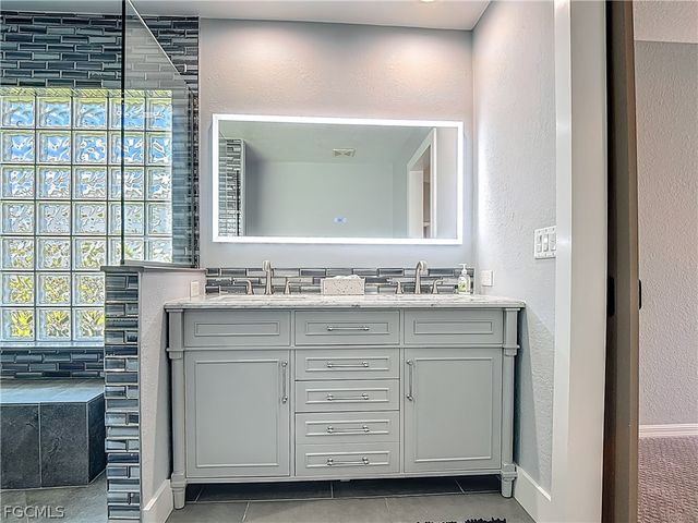 1670 Palo Duro BLVD, North Fort Myers, FL 33917