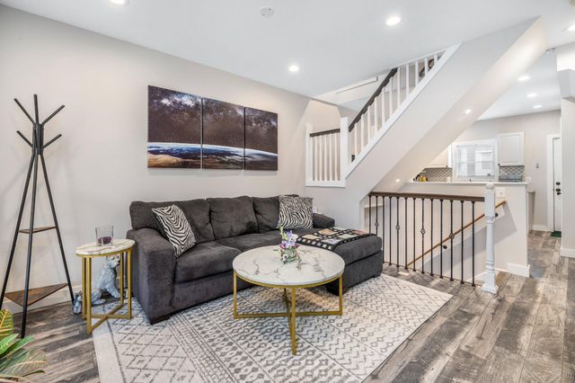 3240 LEVERTON AVE, Baltimore, MD 21224