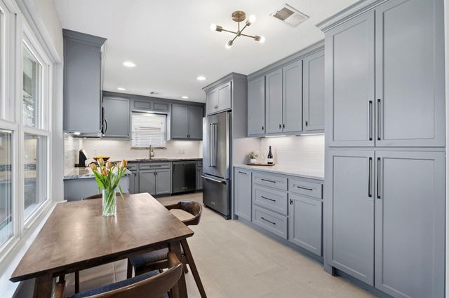 4410 Viking Drive, Houston, TX 77092