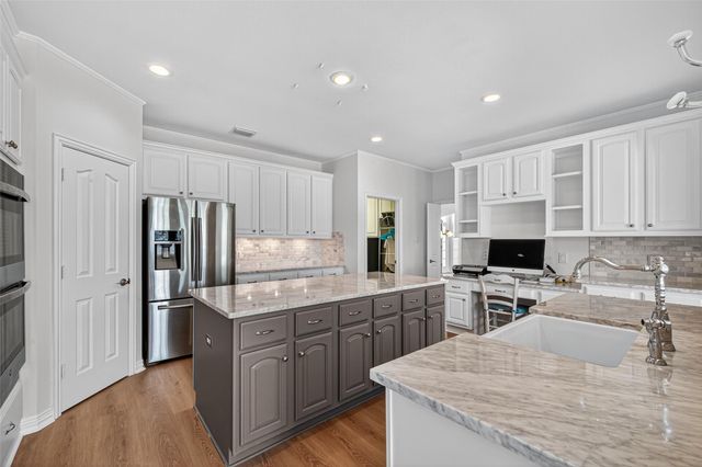 313 Shore Breeze Lane, League City, TX 77573