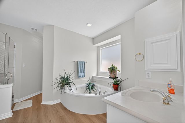 313 Shore Breeze Lane, League City, TX 77573