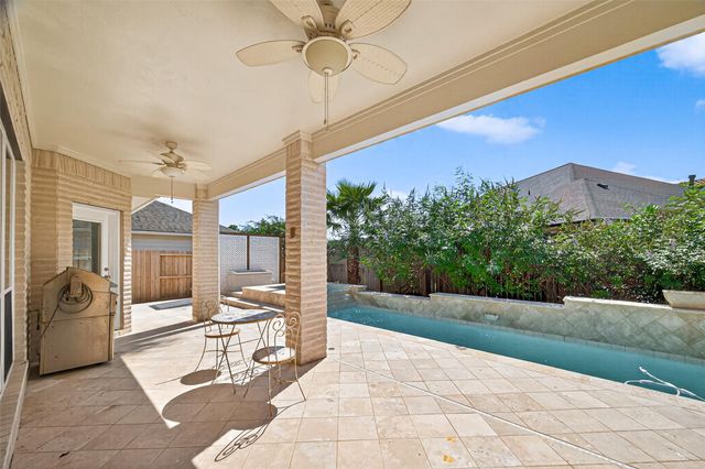 313 Shore Breeze Lane, League City, TX 77573