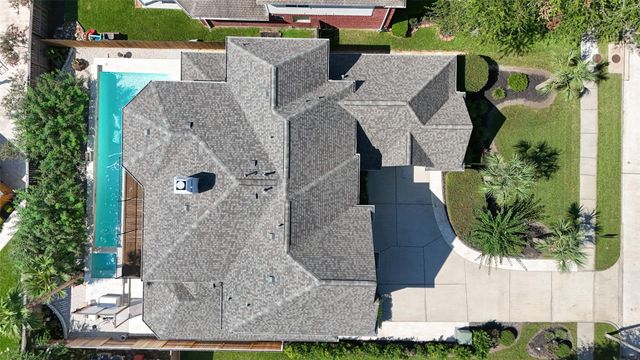 313 Shore Breeze Lane, League City, TX 77573