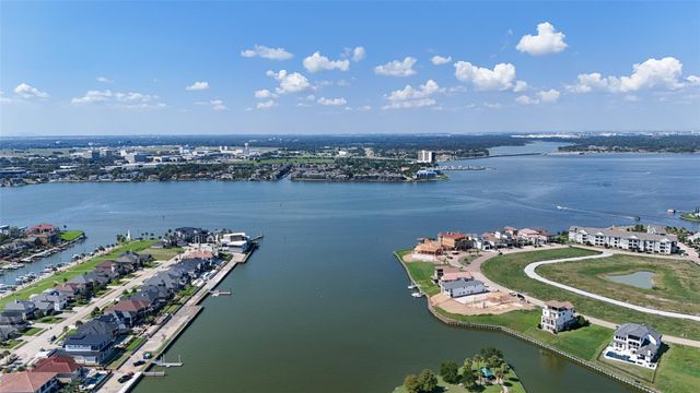 313 Shore Breeze Lane, League City, TX 77573