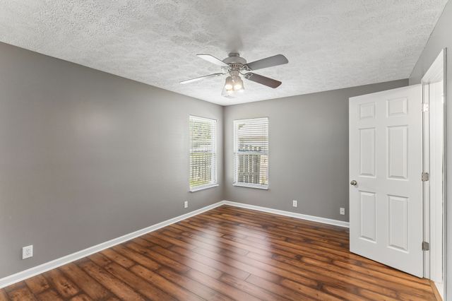 2005 Remington Park Rd, Hermitage, TN 37076