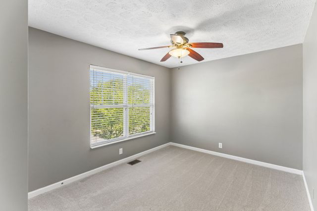 2005 Remington Park Rd, Hermitage, TN 37076