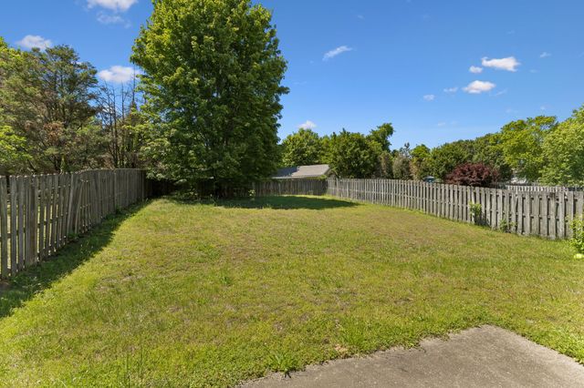 2005 Remington Park Rd, Hermitage, TN 37076