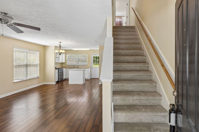 2005 Remington Park Rd, Hermitage, TN 37076