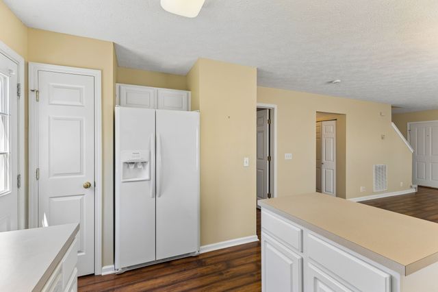 2005 Remington Park Rd, Hermitage, TN 37076