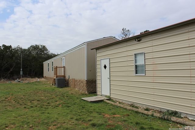 846 Inglewood Dr, Canyon Lake, TX 78133