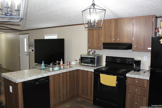 846 Inglewood Dr, Canyon Lake, TX 78133