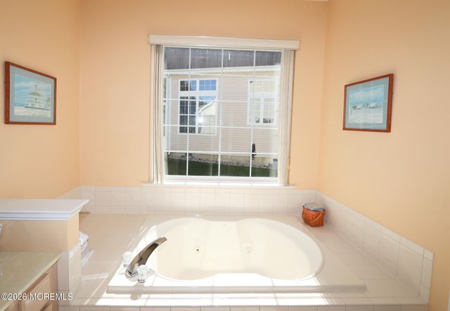 29 Valley Stream Place, Barnegat, NJ 08005