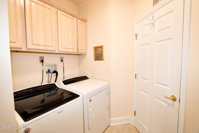 29 Valley Stream Place, Barnegat, NJ 08005