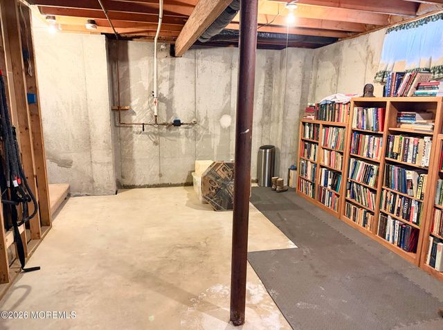 29 Valley Stream Place, Barnegat, NJ 08005