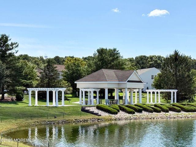 29 Valley Stream Place, Barnegat, NJ 08005