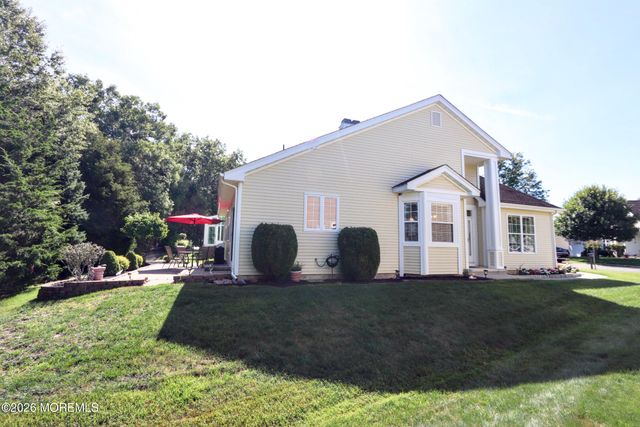29 Valley Stream Place, Barnegat, NJ 08005