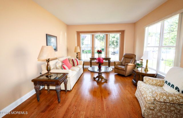 29 Valley Stream Place, Barnegat, NJ 08005