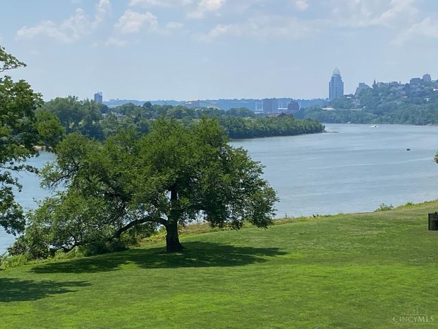 2485 Riverside Drive, Cincinnati, OH 45202