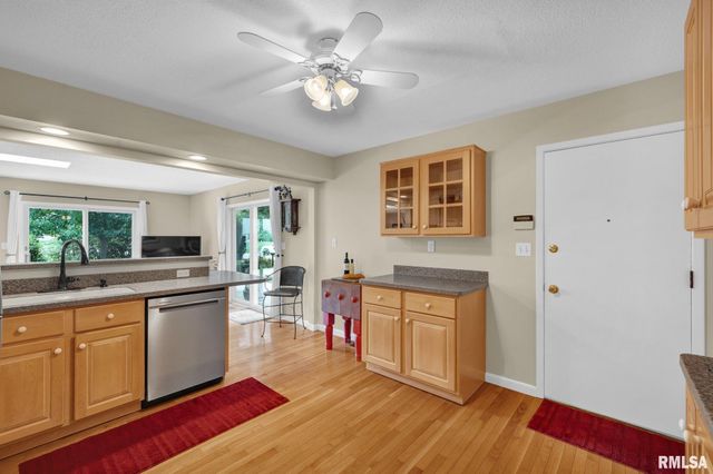 4612 W LYNNHURST Drive, Peoria, IL 61615