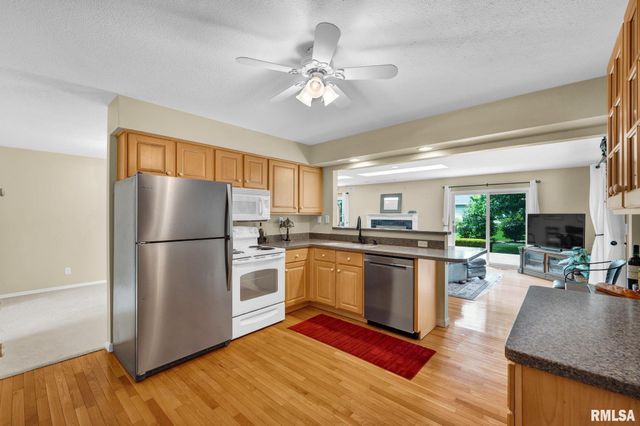 4612 W LYNNHURST Drive, Peoria, IL 61615