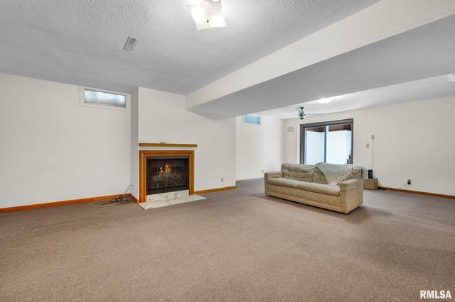 4612 W LYNNHURST Drive, Peoria, IL 61615
