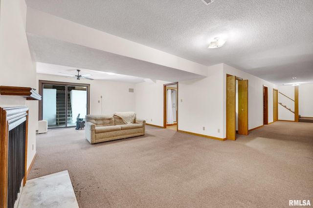 4612 W LYNNHURST Drive, Peoria, IL 61615