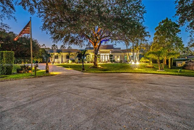 11135 SW 57th Ct, Cooper City, FL 33328