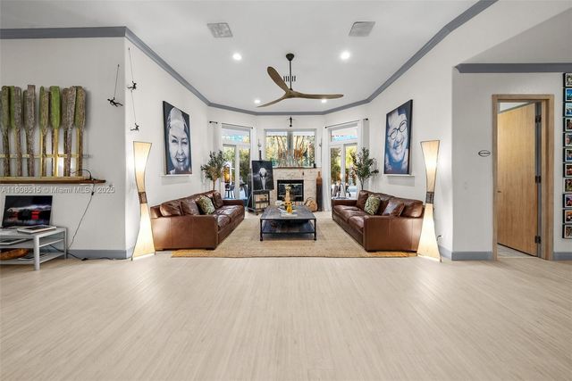 11135 SW 57th Ct, Cooper City, FL 33328