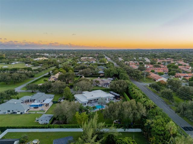 11135 SW 57th Ct, Cooper City, FL 33328