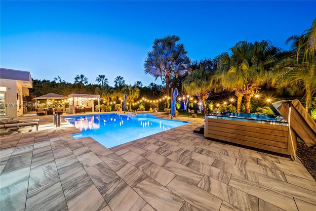 11135 SW 57th Ct, Cooper City, FL 33328