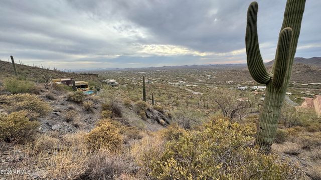 6213 E CARRIAGE Drive 2, Cave Creek, AZ 85331
