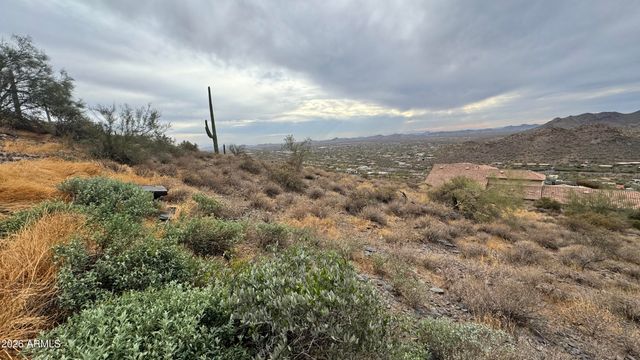 6213 E CARRIAGE Drive 2, Cave Creek, AZ 85331